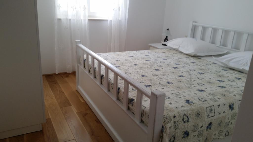 Apartments Rustic Biograd Na Moru Quarto foto