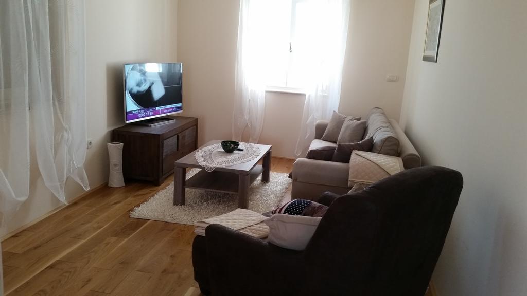 Apartments Rustic Biograd Na Moru Quarto foto